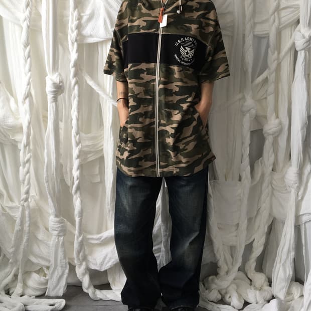 Camo pattern waffle hood zip up