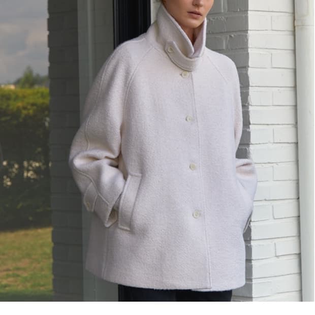 Mohae 모헤 아이보리 울 하프 코트