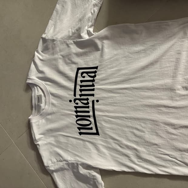 노메뉴얼 반팔 ARCHED TEXT T-SHIRT - WHITE