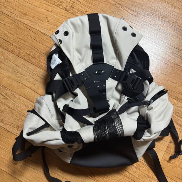 오클리 가방 새제품 판매