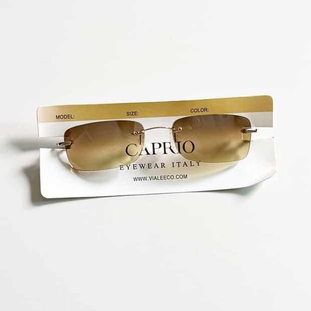 CAPRIO 무테 스퀘어 메탈 프레임 빈티지 틴트 선글라스