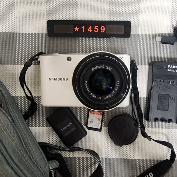 삼성 NX 100 디지털카메라 화이트바디 가방세트