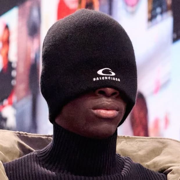 발렌시아가 마스크비니