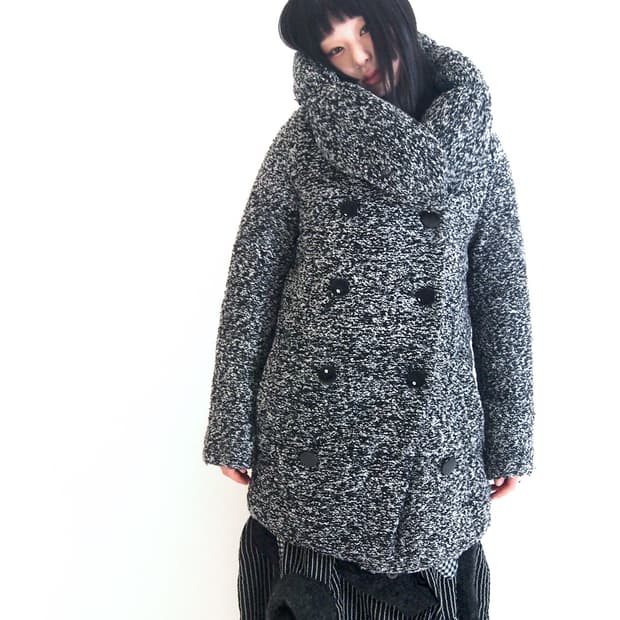 Cloud puff collar thick bokashi coat