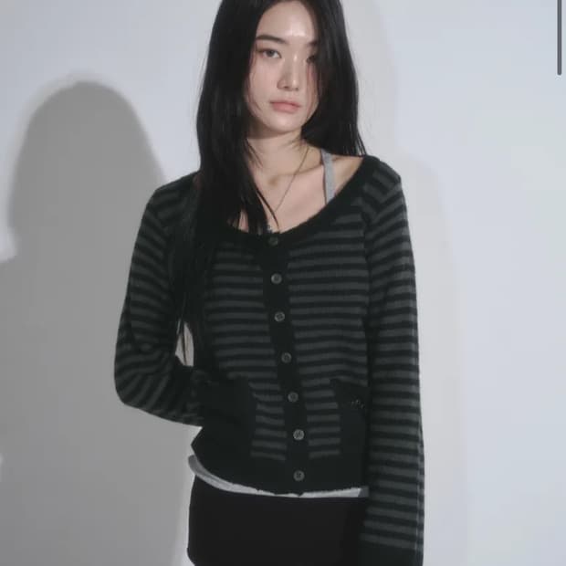 애즈온 NUT POCKET CARDIGAN 스트라이프 가디건
