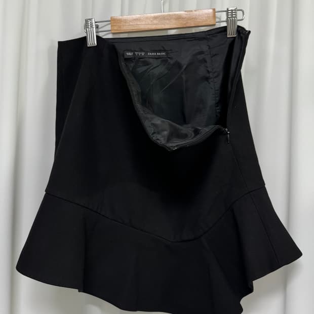 Zara 블랙 프릴 미니 스커트 