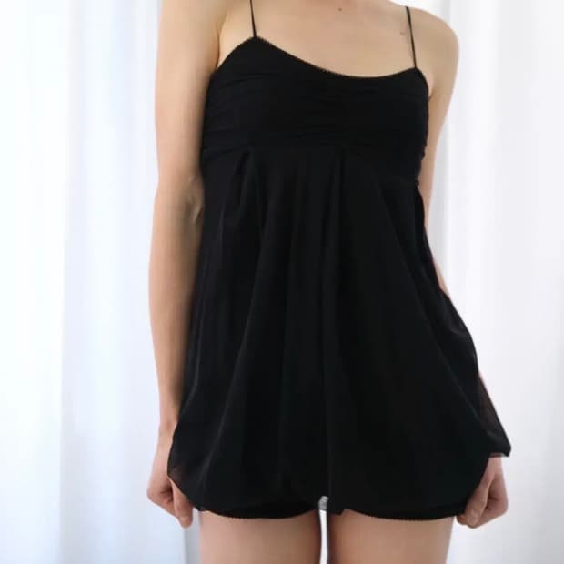 루즈슬립오버 Mesh Fluff Mini Top
