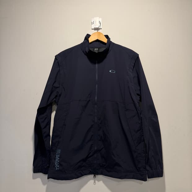 Oakley windbreaker