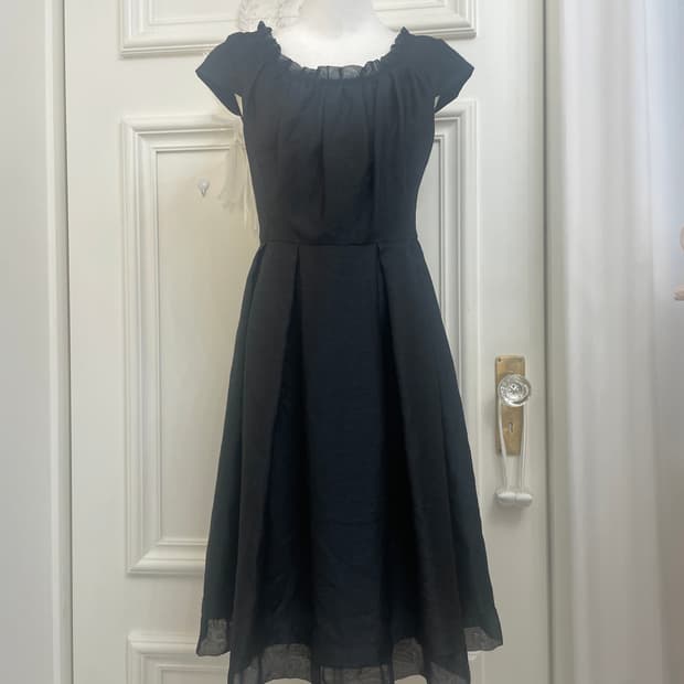 black pleats french sleeve neck shirring
