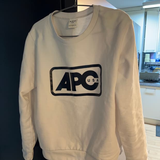 A.P.C. 아페쎄 맨투맨 made in usa.