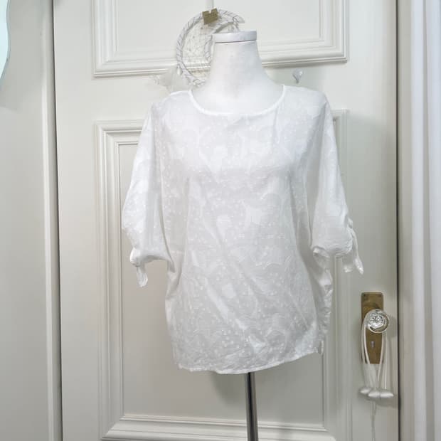 white jacquard sleeve bow back button co