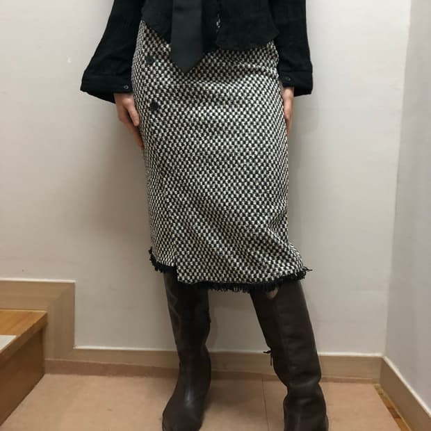 빈티지 블랙 버튼 스커트