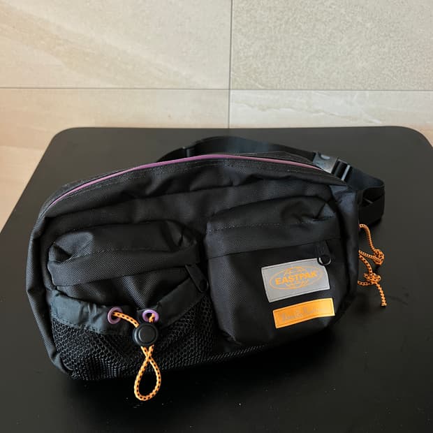 [희귀] 이스트팩 x 데우스 엑스 마키나 콜라보 웨이스트백/슬링백