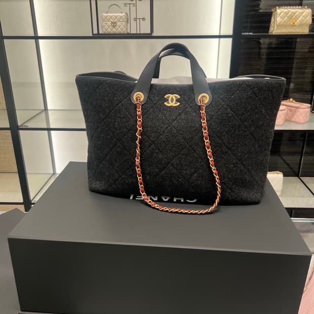 샤넬 블랙그레이 퀼팅쇼퍼백