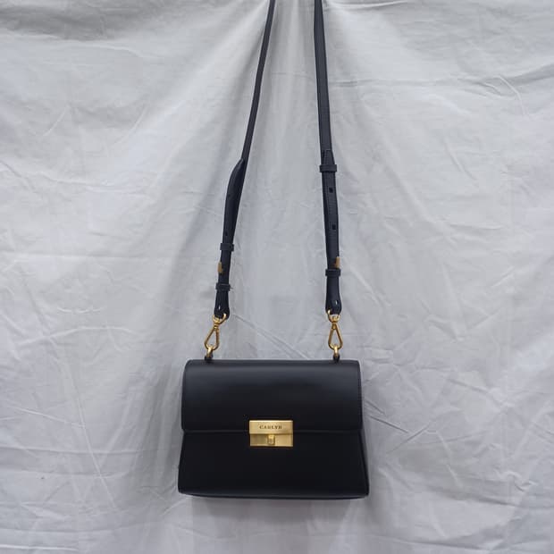 칼린 블랙 가죽 숄더백