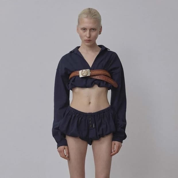 스컬프터 크롭 맨투맨