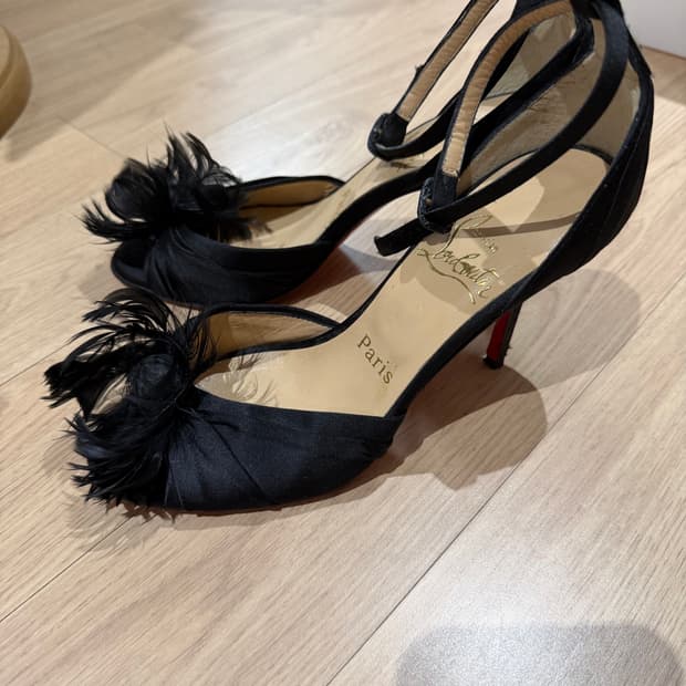 크리스찬루부탱 새틴 힐 