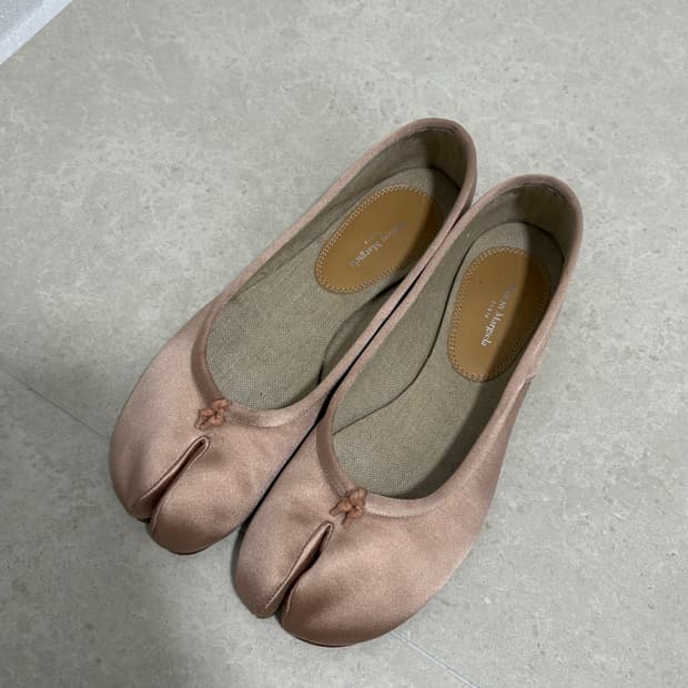 메종 마르지엘라 타비 플랫 핑크