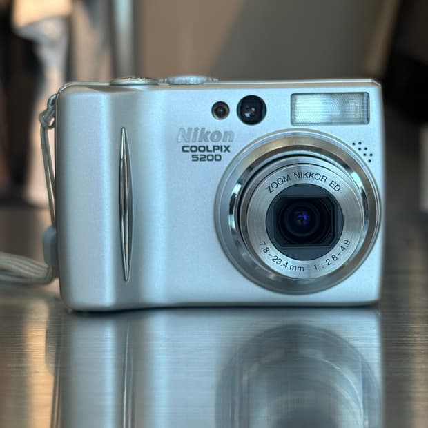 한글지원/날짜표시)니콘 쿨픽스 5200 실버 빈티지디카