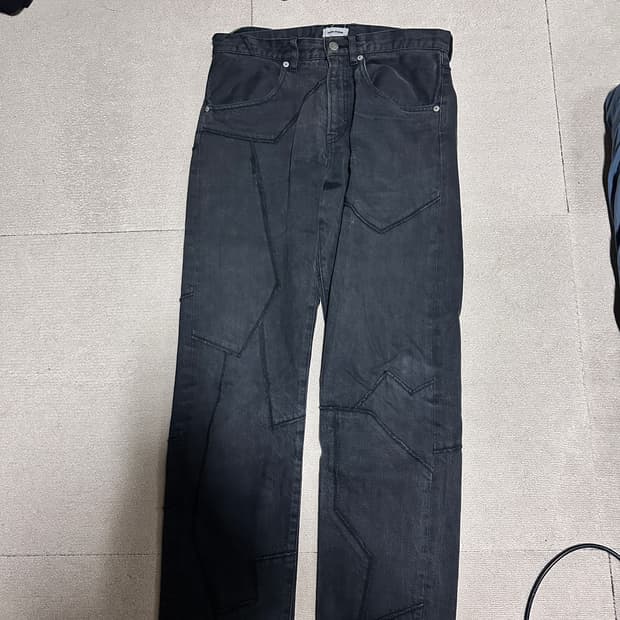 언더커버리즘 패치 블랙 데님