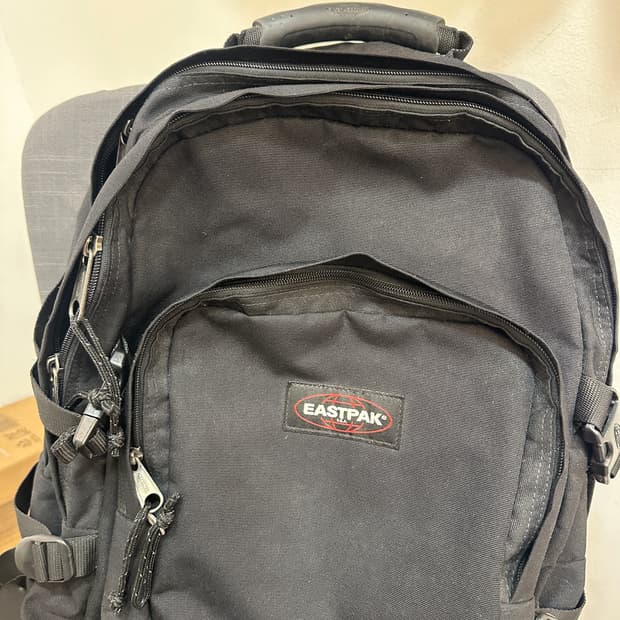 이스트팩 블랙 백팩 가방 프로바이더