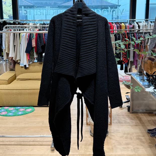 다니엘 안드레센 블랙 드레이핑 울 가디건 코트