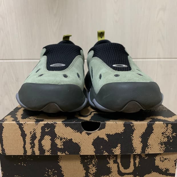 오클리 팩토리 팀 x 브레인 데드 오비탈 플래시 티 블랙