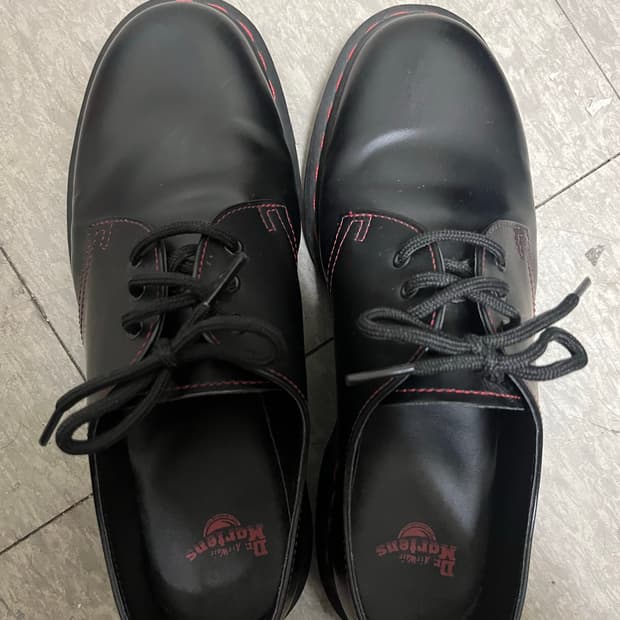 닥터마틴 1461 3홀 레드스티치 블랙