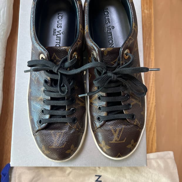 루이비통 프런트로우 스니커즈 37