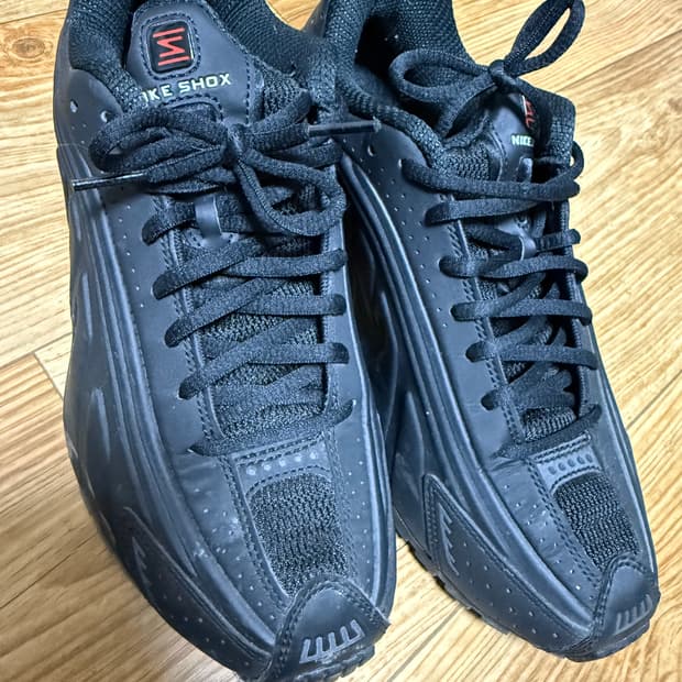 나이키 샥스 블랙 AR3565 004