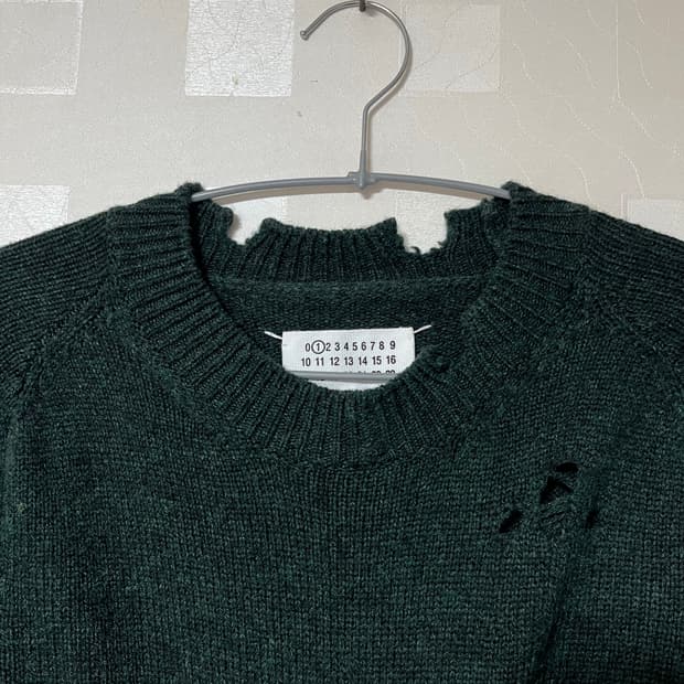 마르지엘라 디스트로이드 니트