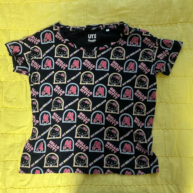 삼천원 헬로키티 몸통 큰 반팔 갸루