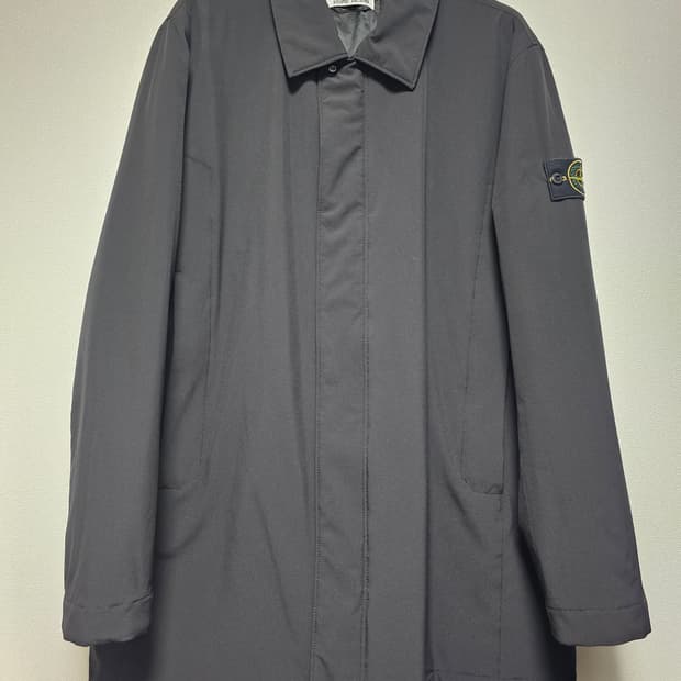 스톤아일랜드 소프트쉘 프리마로프트 코트