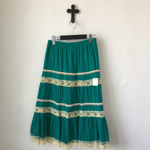 Lace trimming layer long skirt