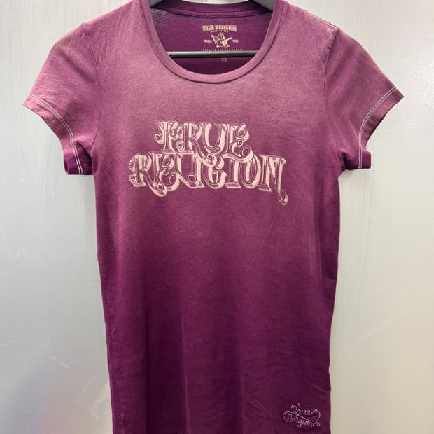 True Religion 트루릴리전 버건디 컬러 로고 반소매 티셔츠