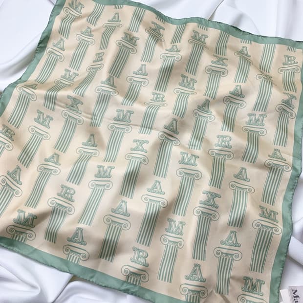 [정품] MaxMara 막스마라 실크 기둥패턴 빈티지 쁘띠스카프 손수건