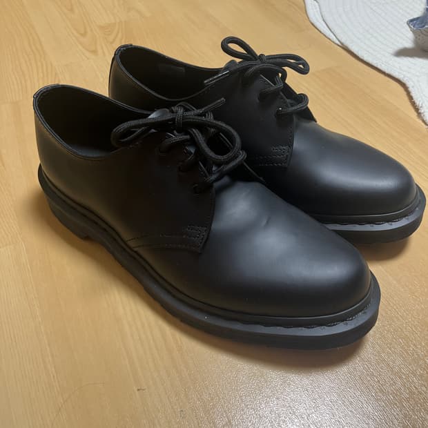 닥터마틴 1461 3홀 팝니다