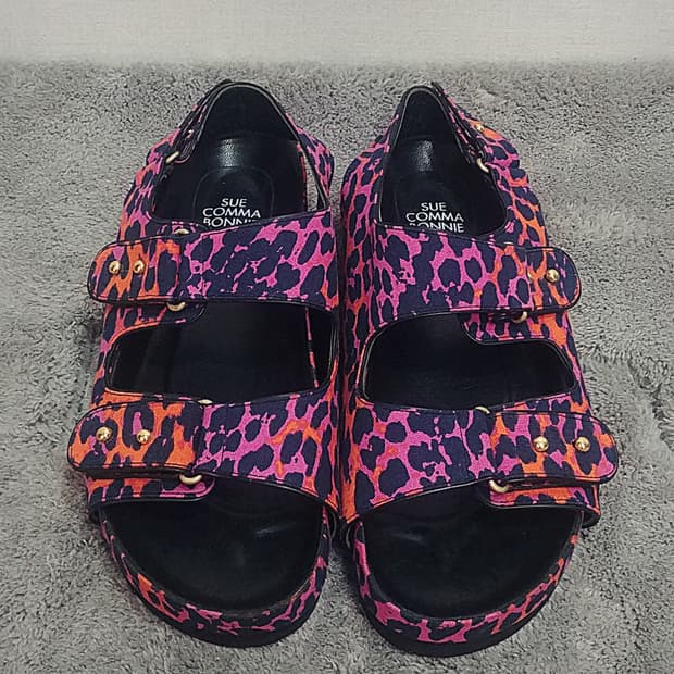 슈콤마보니 레오파드 패턴 샌들 240사이즈