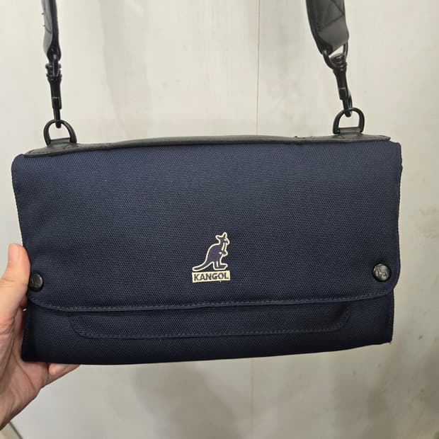 (남녀공용) KANGOL 캉골 크로스백! 상태 완젼 좋아용~
