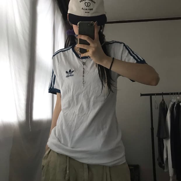 아디다스 화이트 링거티셔츠