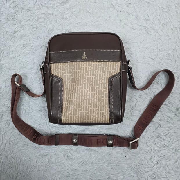 빈폴 BP 로고 패턴 크로스백 메신저백 브라운