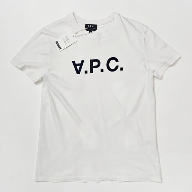 아페쎄 APC 로고 반팔 티셔츠 PN4074