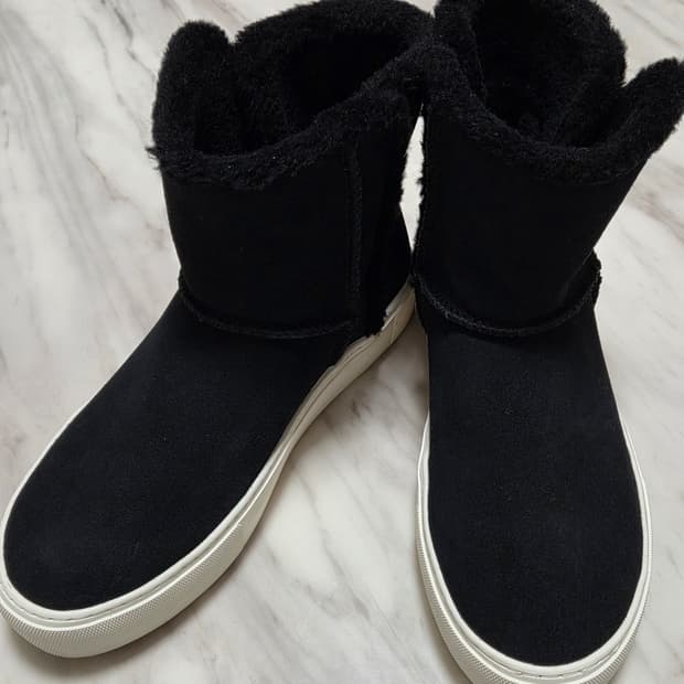 어그 아이카 스웨이드 스니커 부츠