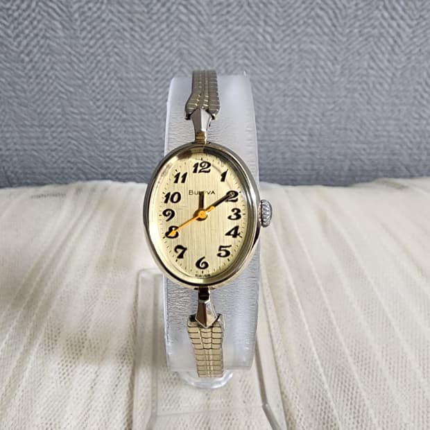 70s 빈티지 금장 부로바 기계식 여성시계