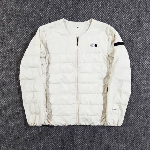 노스페이스 아이보리 경량 패딩
