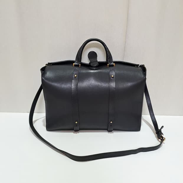 (택포) 아웃라인즈 가죽 트렁크백 블랙 B783