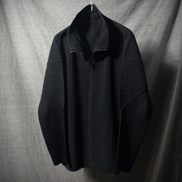 옴므플리세 집업