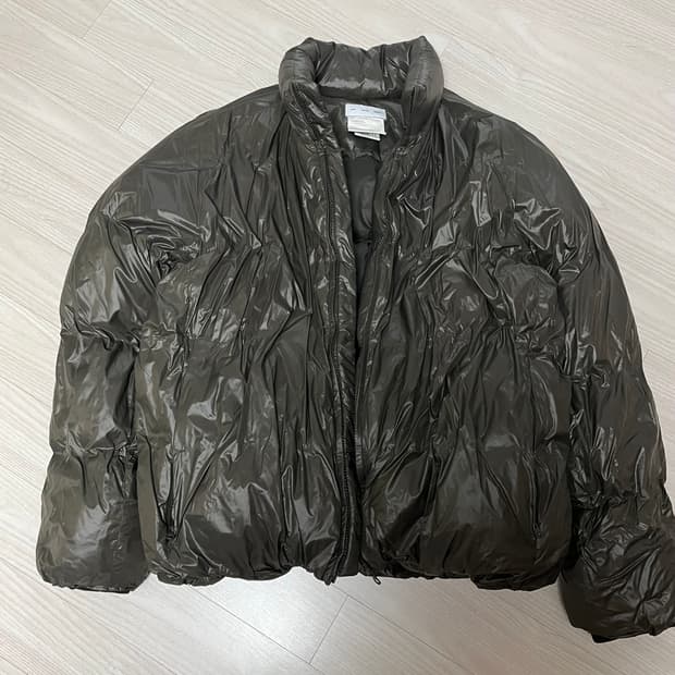 포스트아카이브팩션 (PAF) 5.1 다운 패딩 메탈릭 그린 M 사이즈