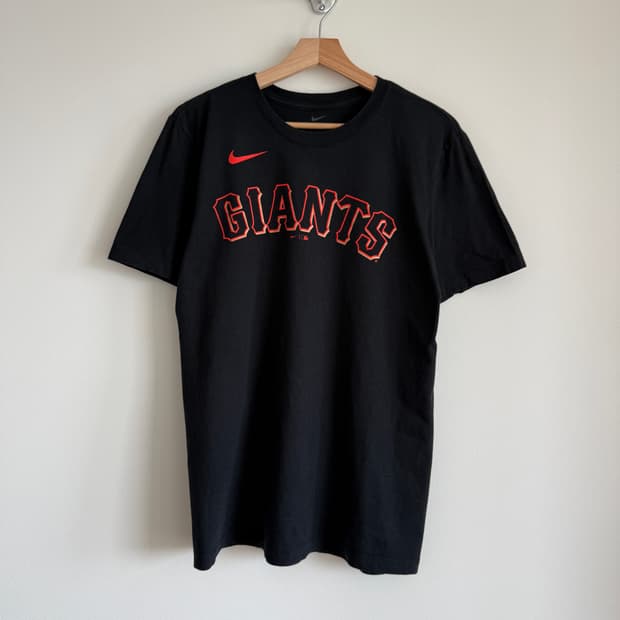 나이키(NIKE) 자이언트 반팔 티셔츠