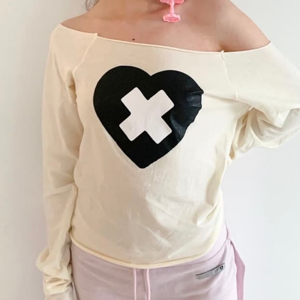 샵페어리 크로스 하트 티셔츠 크림